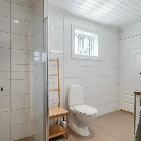 Lovsangeren 1,5 Hour From Oslo - 6 Bedrooms - 14 Sleeps - Sauna * Nordset
