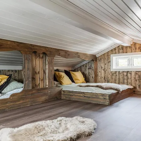 Lovsangeren 1,5 Hour From Oslo - 6 Bedrooms - 14 Sleeps - Sauna Villa *