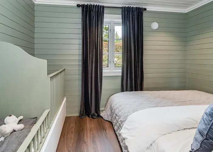 Villa Budor - Løvsangeren 7 - 60 Min Osl - Badstu - Badestamp - 7 Soverom3 Bad Nordset